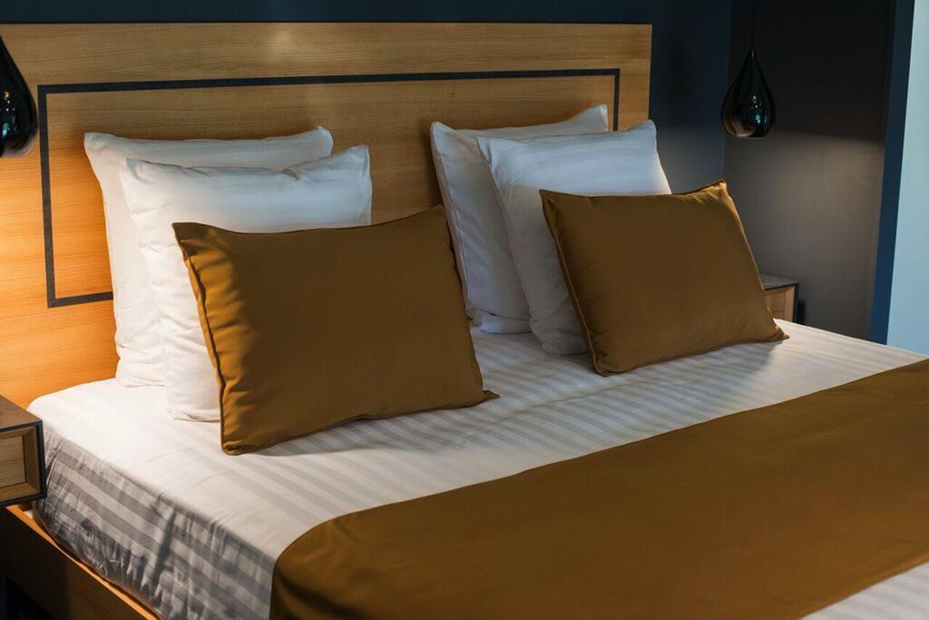 Chambres D'Hotes Domaine De Nazere Avezan Dış mekan fotoğraf